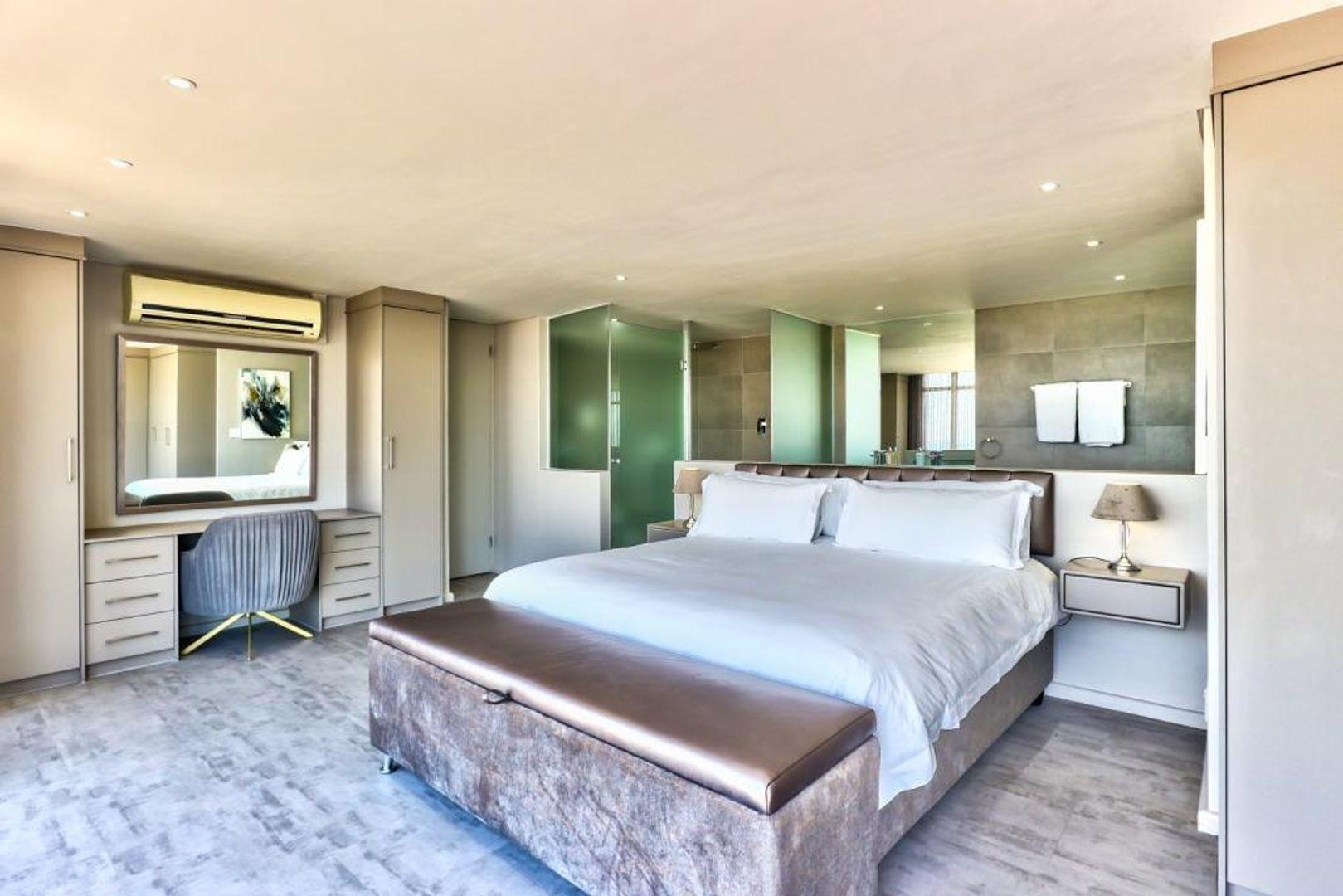 4 Bedroom Property for Sale in Bloubergrant Western Cape